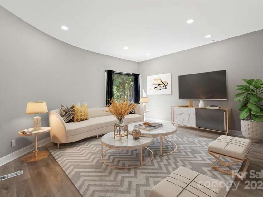 4129 Carnoustie Lane, Charlotte, NC 28210.  MLS# CAR4278123, YatesRealty ID 13572. 