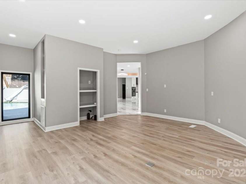 4129 Carnoustie Lane, Charlotte, NC 28210.  MLS# CAR4278123, YatesRealty ID 13572. 