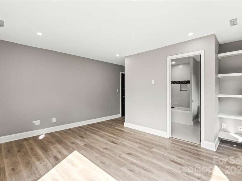 4129 Carnoustie Lane, Charlotte, NC 28210.  MLS# CAR4278123, YatesRealty ID 13572. 