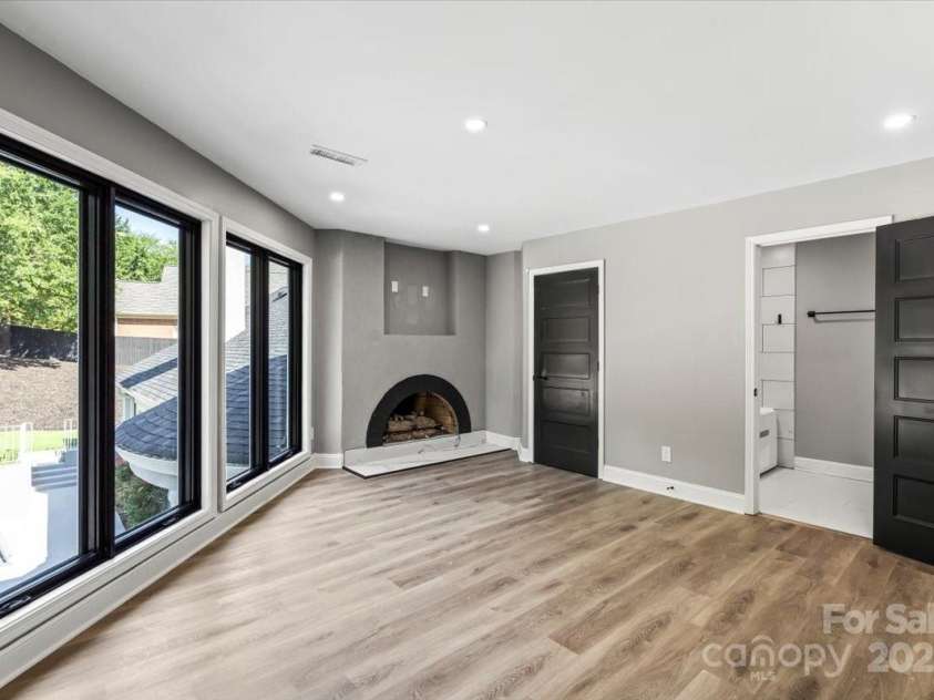 4129 Carnoustie Lane, Charlotte, NC 28210.  MLS# CAR4278123, YatesRealty ID 13572. 