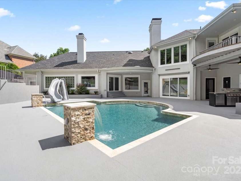 4129 Carnoustie Lane, Charlotte, NC 28210.  MLS# CAR4278123, YatesRealty ID 13572. 