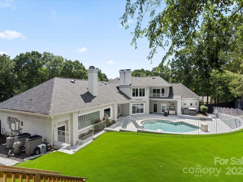 4129 Carnoustie Lane, Charlotte, NC 28210.  MLS# CAR4278123, YatesRealty ID 13572. Stunning Backyard View