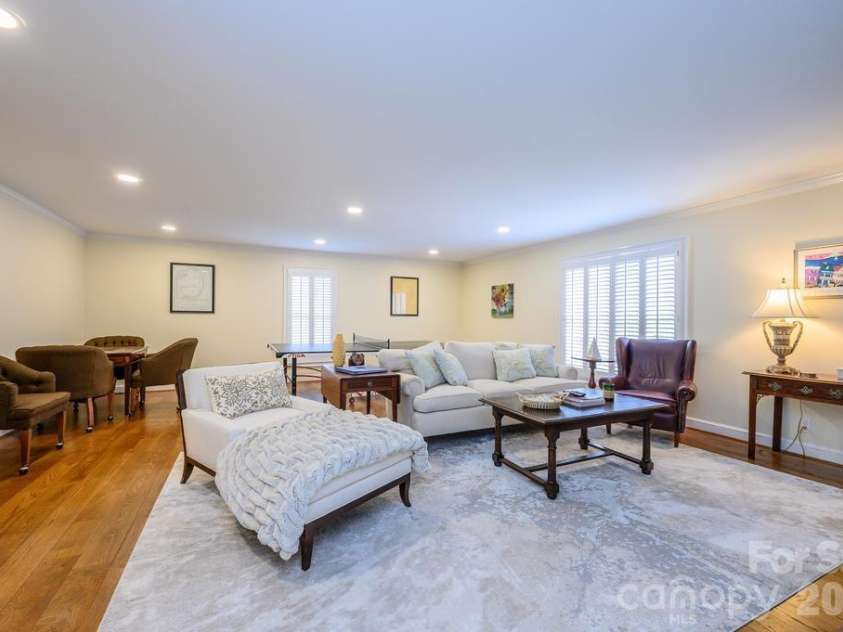 935 19th Avenue, Hickory, NC 28601.  MLS# CAR4368331, YatesRealty ID 13572. 