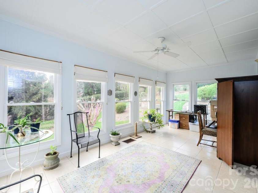935 19th Avenue, Hickory, NC 28601.  MLS# CAR4368331, YatesRealty ID 13572. 