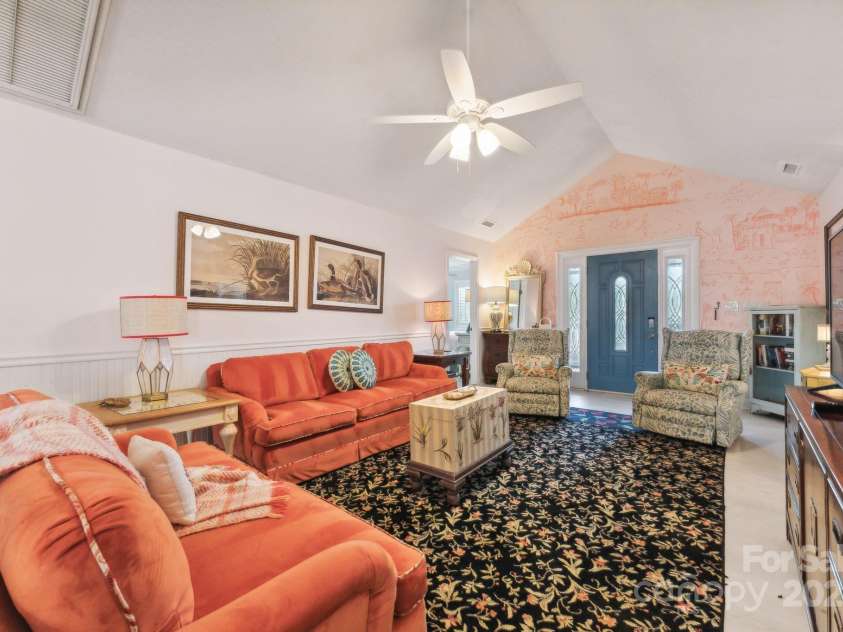 310 56th Avenue, North Myrtle Beach, SC 29582.  MLS# CAR4259090, YatesRealty ID 13573. 