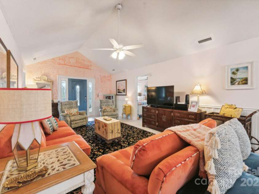 310 56th Avenue, North Myrtle Beach, SC 29582.  MLS# CAR4259090, YatesRealty ID 13573. 