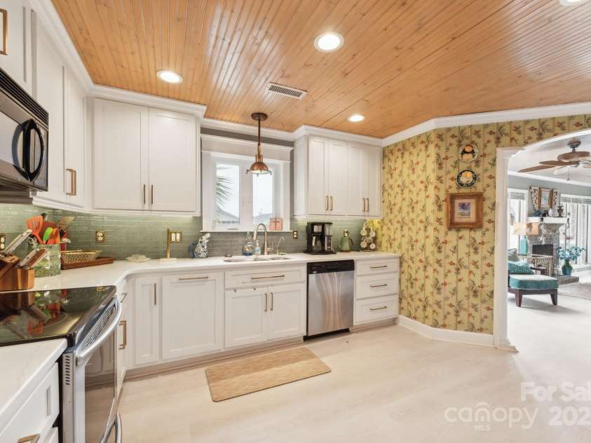 310 56th Avenue, North Myrtle Beach, SC 29582.  MLS# CAR4259090, YatesRealty ID 13573. 