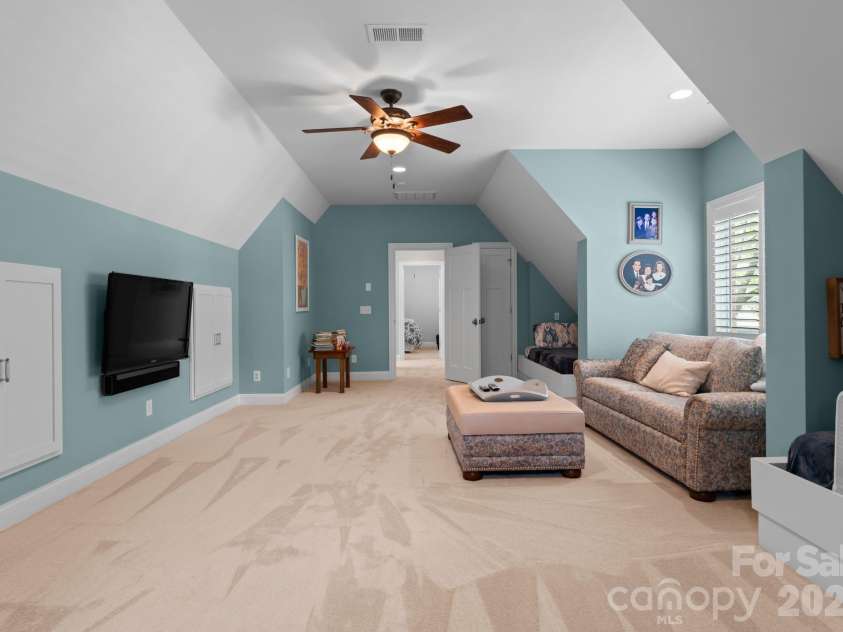 4628 Sierra View Drive, Denver, NC 28037.  MLS# CAR4348961, YatesRealty ID 13575. 