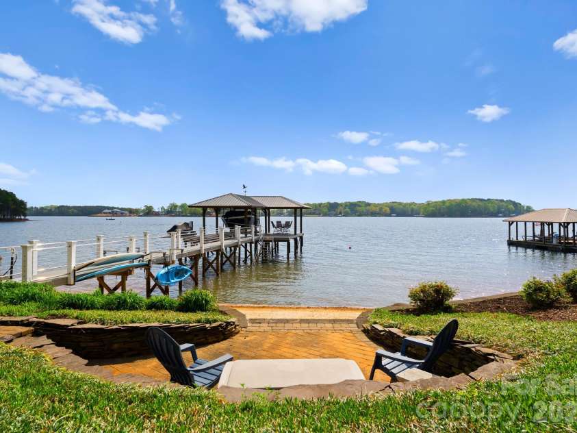 4628 Sierra View Drive, Denver, NC 28037.  MLS# CAR4348961, YatesRealty ID 13575. 