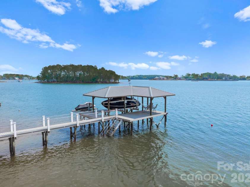 4628 Sierra View Drive, Denver, NC 28037.  MLS# CAR4348961, YatesRealty ID 13575. 