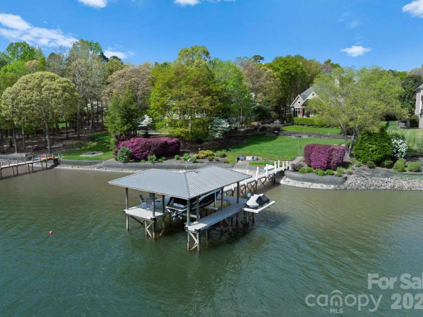 4628 Sierra View Drive, Denver, NC 28037.  MLS# CAR4348961, YatesRealty ID 13575. 