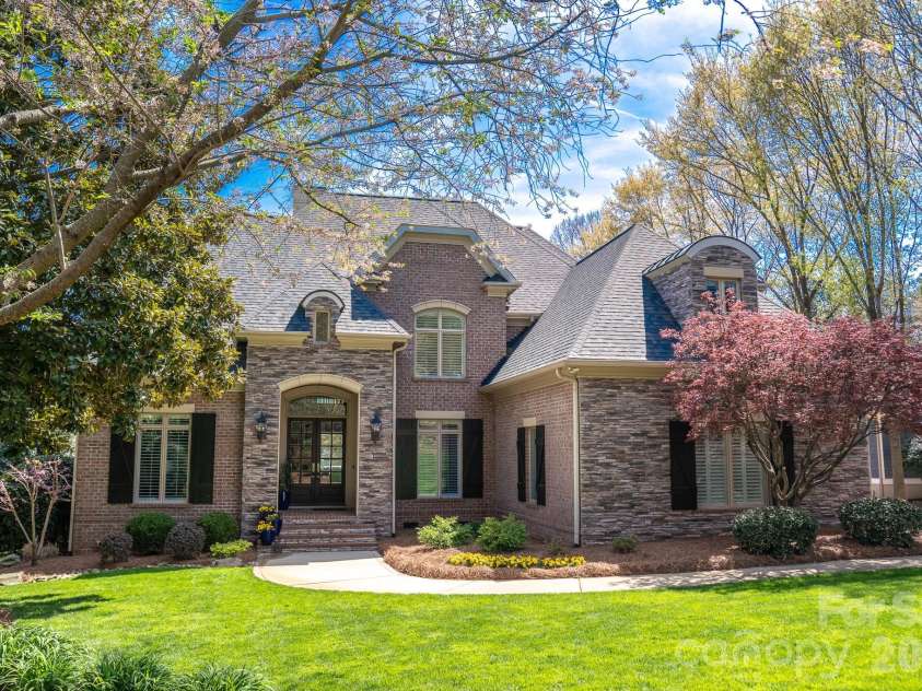 4628 Sierra View Drive, Denver, NC 28037.  MLS# CAR4348961, YatesRealty ID 13575. 
