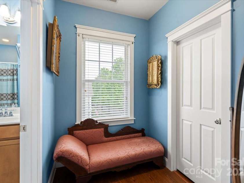 136 Water Oak Drive, Mooresville, NC 28117.  MLS# CAR4251359, YatesRealty ID 13577. Primary bedroom nook