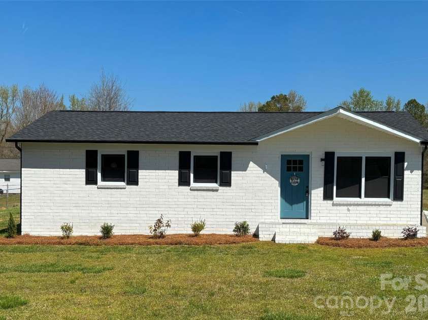 2509 Oxford Circle, Lancaster, SC 29720.  MLS# CAR4324944, YatesRealty ID 13578. 