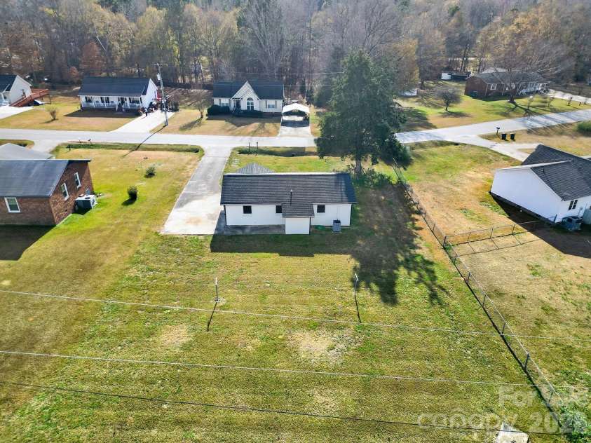2509 Oxford Circle, Lancaster, SC 29720.  MLS# CAR4324944, YatesRealty ID 13578. 