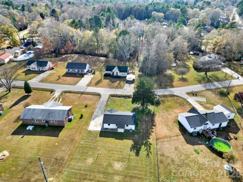 2509 Oxford Circle, Lancaster, SC 29720.  MLS# CAR4324944, YatesRealty ID 13578. 