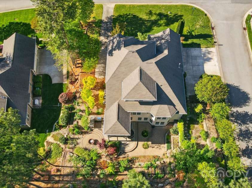 404 Brookridge Drive, Mount Holly, NC 28120.  MLS# CAR4245250, YatesRealty ID 13578. 