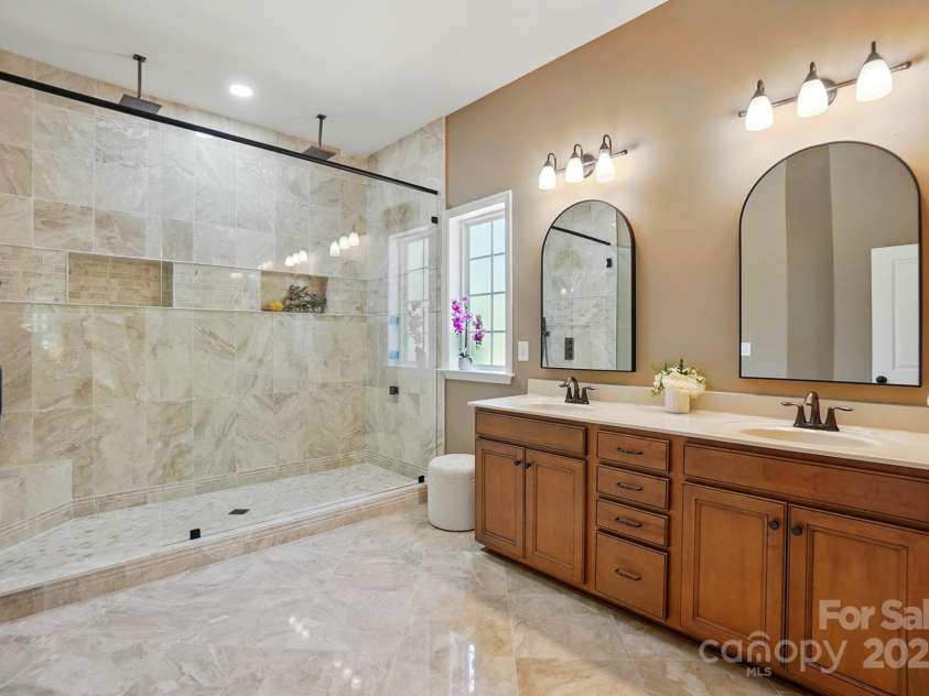 404 Brookridge Drive, Mount Holly, NC 28120.  MLS# CAR4245250, YatesRealty ID 13578. 