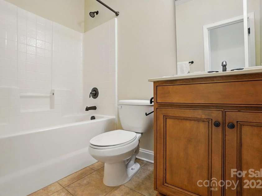 404 Brookridge Drive, Mount Holly, NC 28120.  MLS# CAR4245250, YatesRealty ID 13578. 