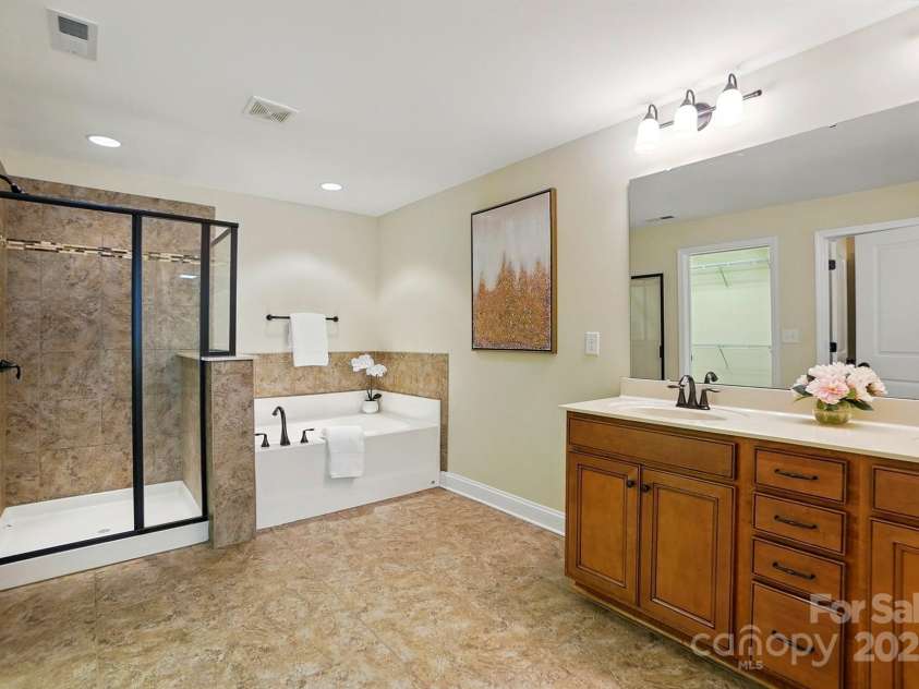 404 Brookridge Drive, Mount Holly, NC 28120.  MLS# CAR4245250, YatesRealty ID 13578. 