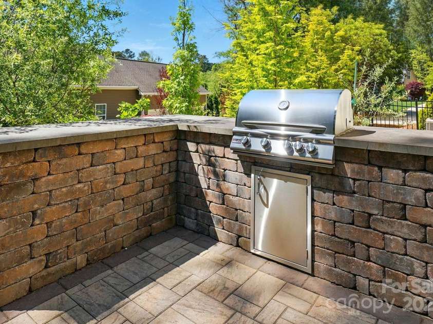 404 Brookridge Drive, Mount Holly, NC 28120.  MLS# CAR4245250, YatesRealty ID 13578. 