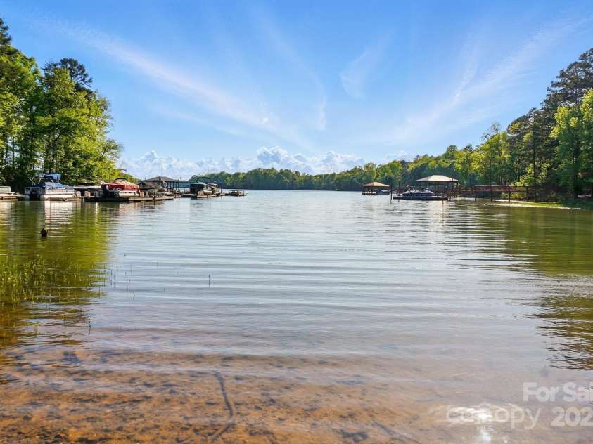 404 Brookridge Drive, Mount Holly, NC 28120.  MLS# CAR4245250, YatesRealty ID 13578. 