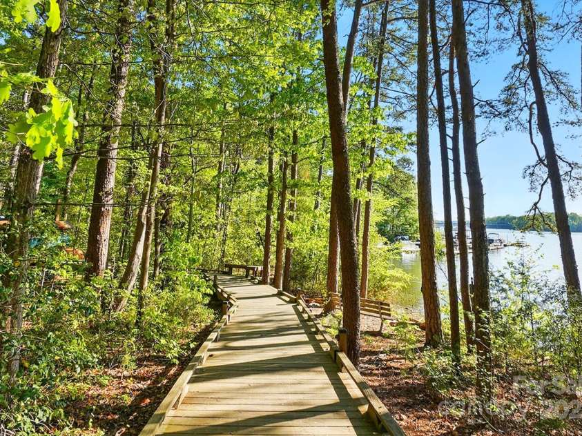 404 Brookridge Drive, Mount Holly, NC 28120.  MLS# CAR4245250, YatesRealty ID 13578. 