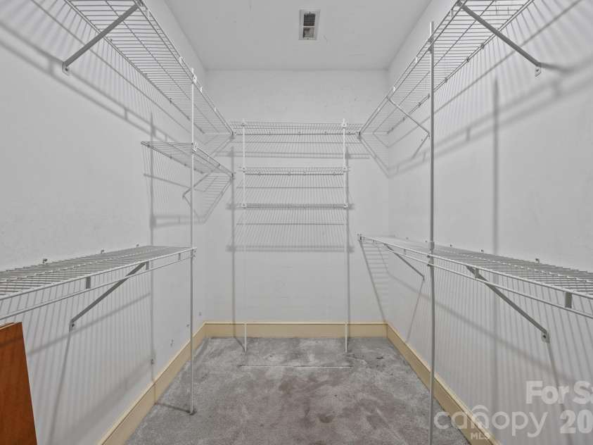 1709 Dilworth Road, Charlotte, NC 28203.  MLS# CAR4369058, YatesRealty ID 13579. Primary walk-in closet