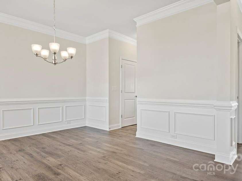 489 Fox Cove Road, Hendersonville, NC 28792.  MLS# CAR4129079, YatesRealty ID 13579. Photos are representative