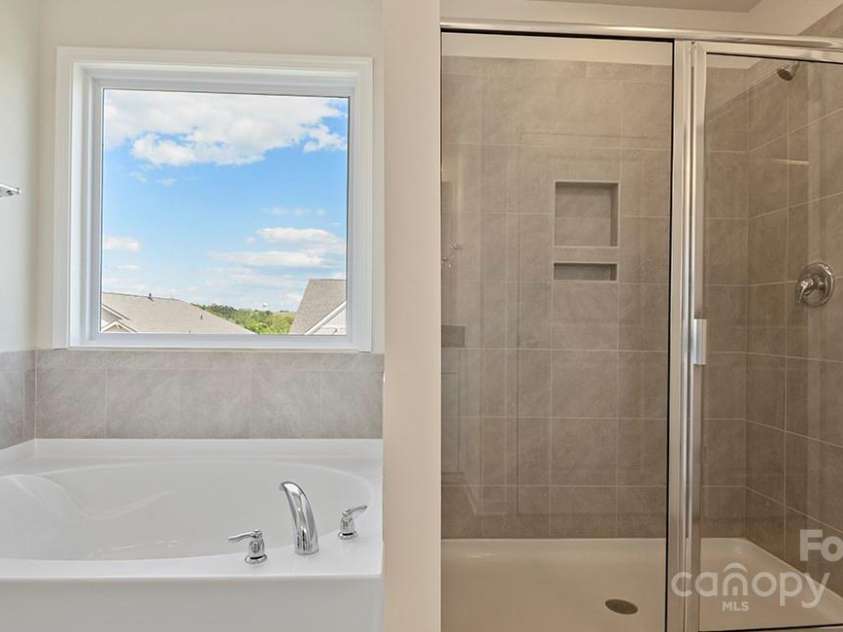 489 Fox Cove Road, Hendersonville, NC 28792.  MLS# CAR4129079, YatesRealty ID 13579. Photos are representative