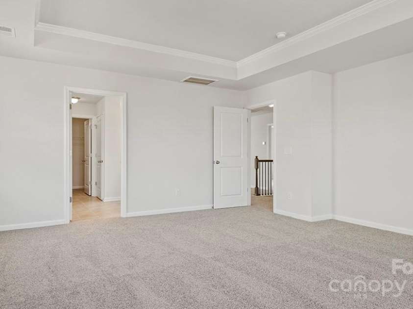 489 Fox Cove Road, Hendersonville, NC 28792.  MLS# CAR4129079, YatesRealty ID 13579. Photos are representative