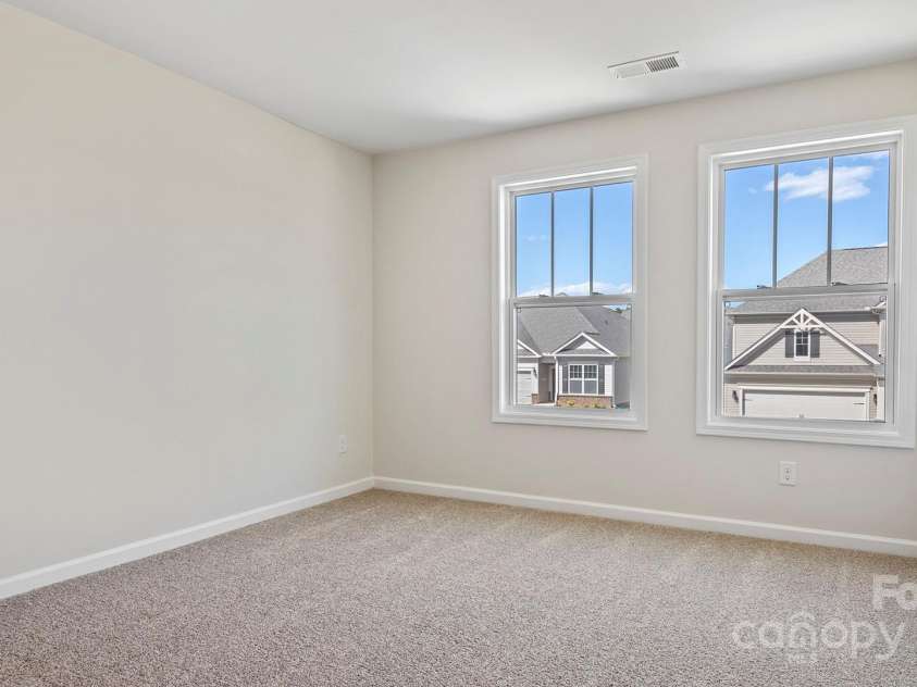 489 Fox Cove Road, Hendersonville, NC 28792.  MLS# CAR4129079, YatesRealty ID 13579. Photos are representative