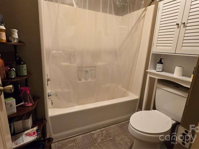 2715 Shandon Road, Rock Hill, SC 29730.  MLS# CAR4297172, YatesRealty ID 1358. 2nd Primary Bathroom 
