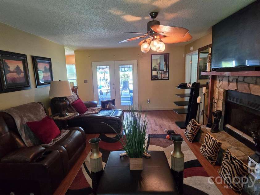 2715 Shandon Road, Rock Hill, SC 29730.  MLS# CAR4297172, YatesRealty ID 1358. Den Area