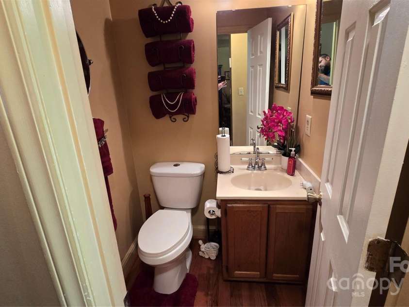 2715 Shandon Road, Rock Hill, SC 29730.  MLS# CAR4297172, YatesRealty ID 1358. Hall Half Bath