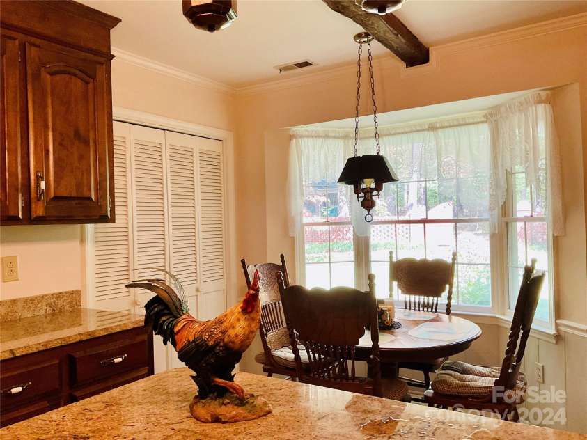 701 Whippoorwill Lane, Concord, NC 28025.  MLS# CAR4188719, YatesRealty ID 1358. Kitchen/Breakfast Dining