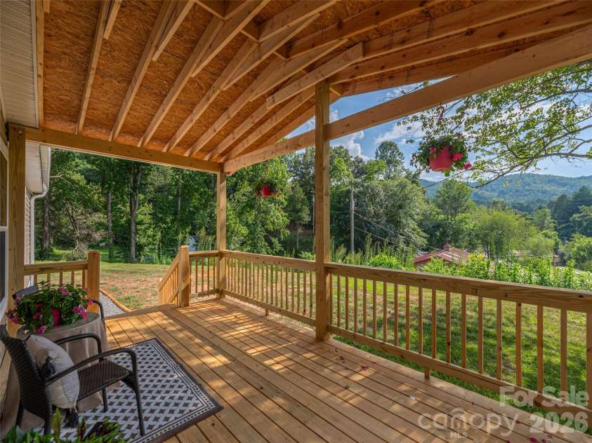 15 Joe Davis Road, Sylva, NC 28779.  MLS# CAR4327094, YatesRealty ID 13583. 