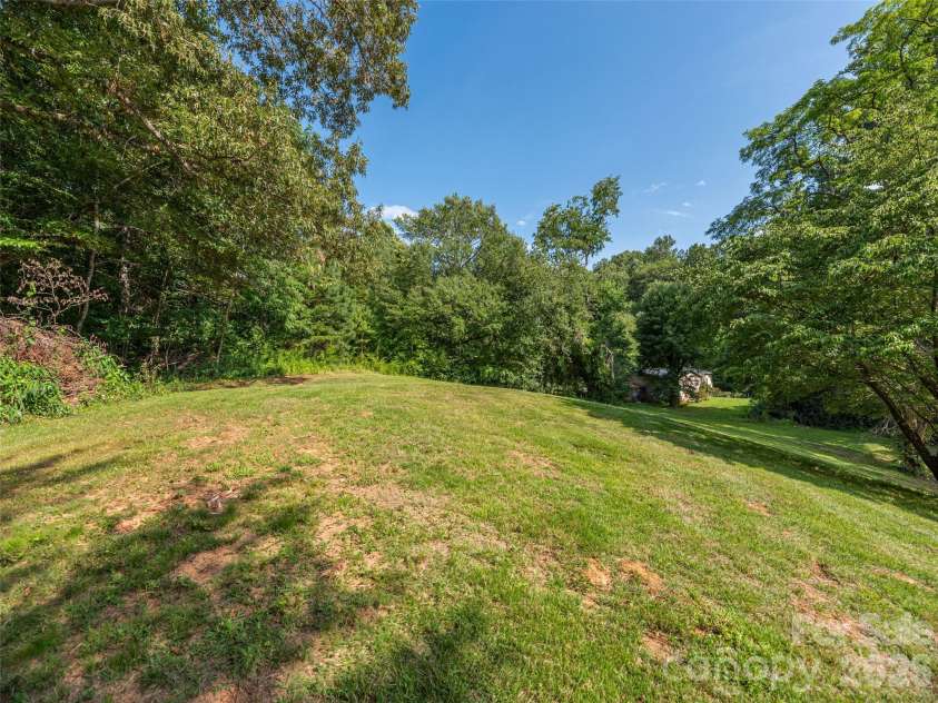 15 Joe Davis Road, Sylva, NC 28779.  MLS# CAR4327094, YatesRealty ID 13583. 