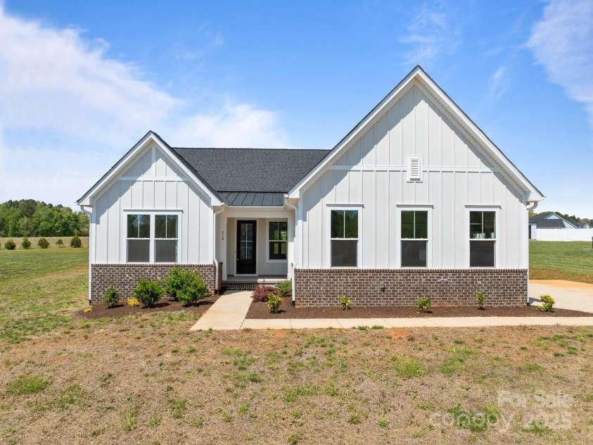 210 Goldenrod Circle, Salisbury, NC 28147.  MLS# CAR4247714, YatesRealty ID 13583. 