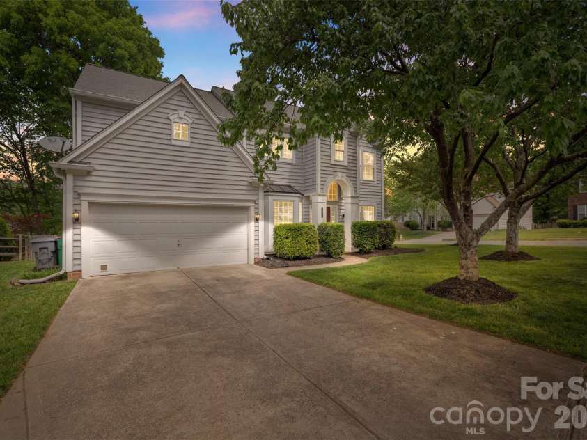 7627 Annbick Lane, Charlotte, NC 28269.  MLS# CAR4361256, YatesRealty ID 13585. 