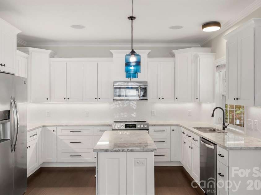 7627 Annbick Lane, Charlotte, NC 28269.  MLS# CAR4361256, YatesRealty ID 13585. 