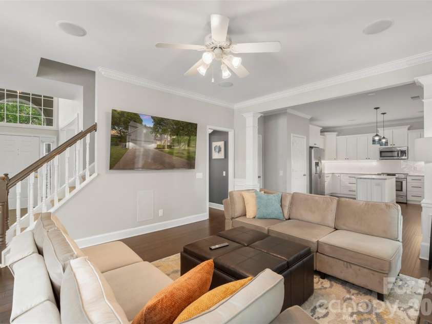 7627 Annbick Lane, Charlotte, NC 28269.  MLS# CAR4361256, YatesRealty ID 13585. 