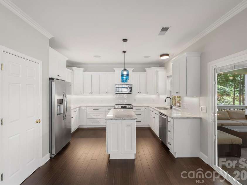 7627 Annbick Lane, Charlotte, NC 28269.  MLS# CAR4361256, YatesRealty ID 13585. 
