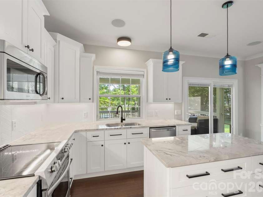 7627 Annbick Lane, Charlotte, NC 28269.  MLS# CAR4361256, YatesRealty ID 13585. 