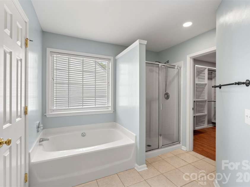 7627 Annbick Lane, Charlotte, NC 28269.  MLS# CAR4361256, YatesRealty ID 13585. 