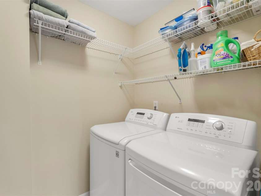 7627 Annbick Lane, Charlotte, NC 28269.  MLS# CAR4361256, YatesRealty ID 13585. 