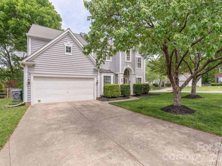 7627 Annbick Lane, Charlotte, NC 28269.  MLS# CAR4361256, YatesRealty ID 13585. 