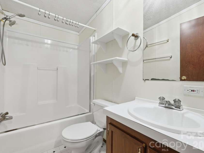 4830 Verde View Drive, Gastonia, NC 28056.  MLS# CAR4362938, YatesRealty ID 13587. 