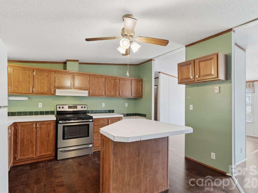 4830 Verde View Drive, Gastonia, NC 28056.  MLS# CAR4362938, YatesRealty ID 13587. 