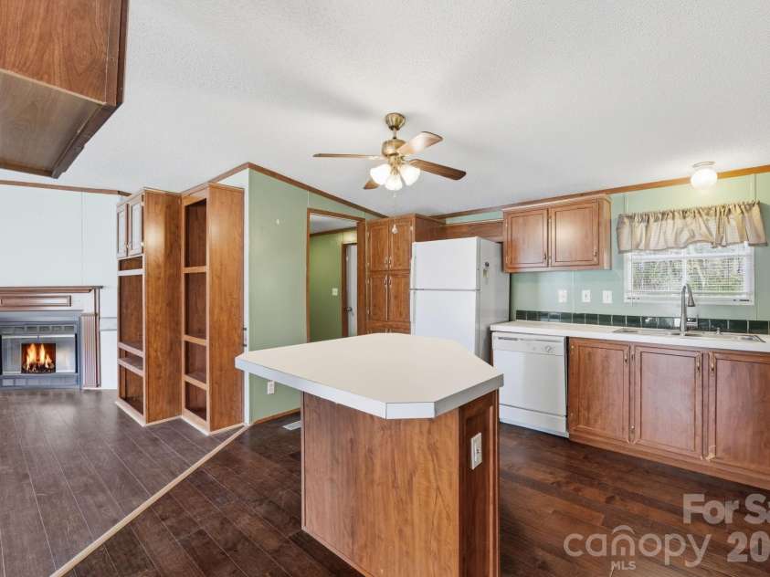 4830 Verde View Drive, Gastonia, NC 28056.  MLS# CAR4362938, YatesRealty ID 13587. 